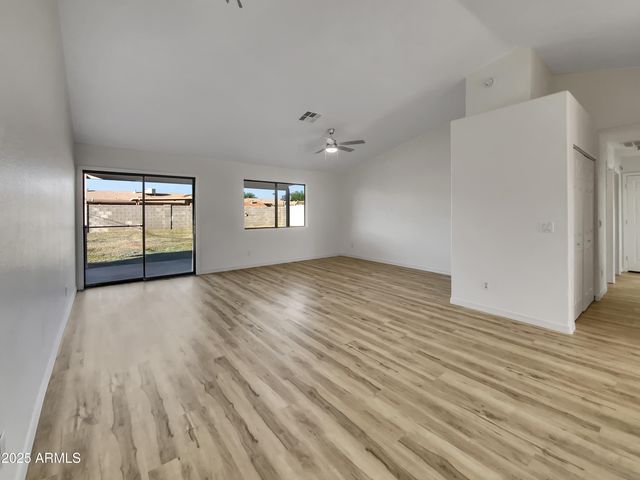 690 E OSAGE Avenue, Apache Junction, AZ 85119