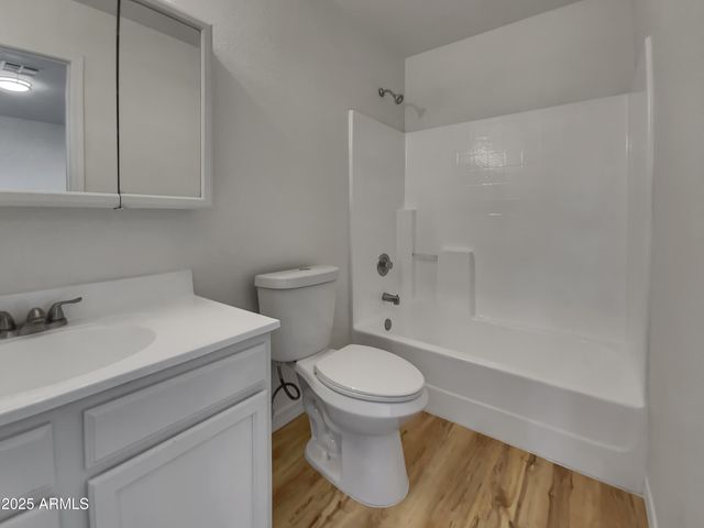 690 E OSAGE Avenue, Apache Junction, AZ 85119