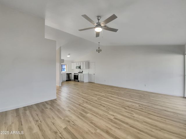 690 E OSAGE Avenue, Apache Junction, AZ 85119