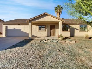 690 E OSAGE Avenue, Apache Junction, AZ 85119