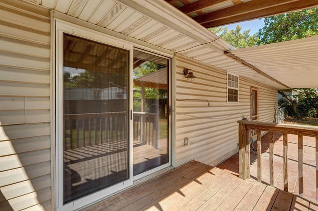 520 Johnson Avenue, Sparta, MO 65753