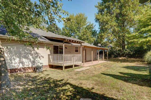 520 Johnson Avenue, Sparta, MO 65753