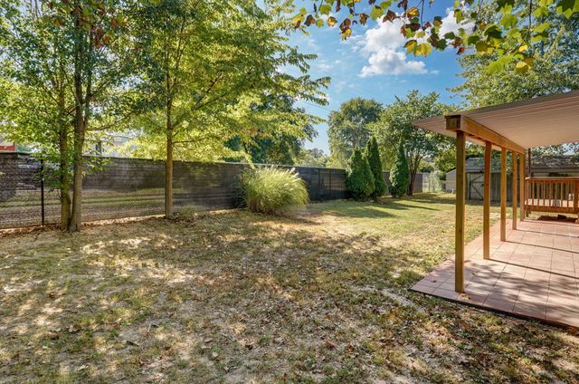 520 Johnson Avenue, Sparta, MO 65753