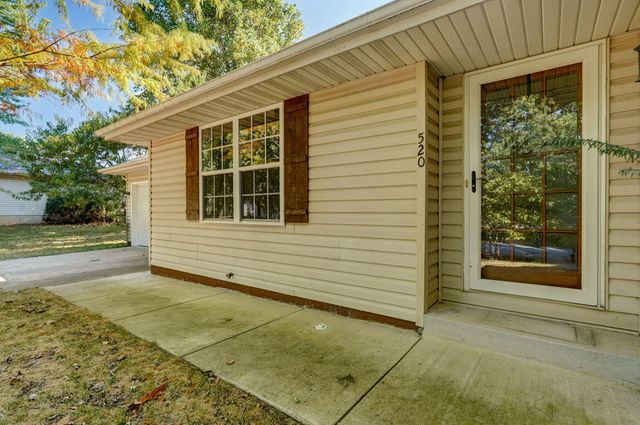 520 Johnson Avenue, Sparta, MO 65753