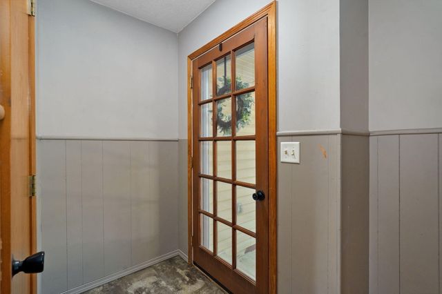 520 Johnson Avenue, Sparta, MO 65753