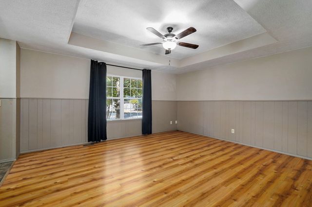 520 Johnson Avenue, Sparta, MO 65753