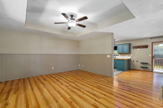 520 Johnson Avenue, Sparta, MO 65753