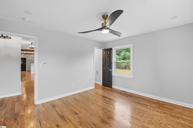 918 N Old Pendleton Road, Liberty, SC 29657