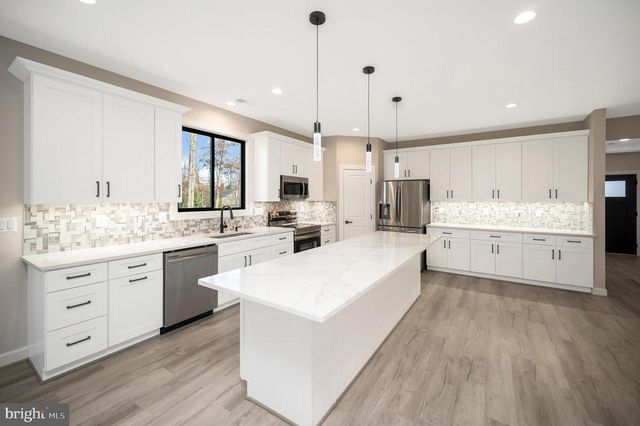 430 LIBERTY BLVD, Locust Grove, VA 22508