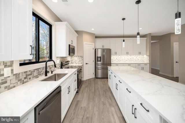 430 LIBERTY BLVD, Locust Grove, VA 22508