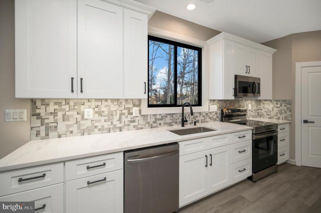 430 LIBERTY BLVD, Locust Grove, VA 22508