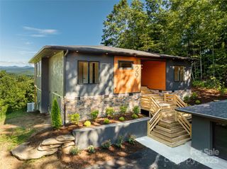 129 Parkway View Drive, Hendersonville, NC 28739