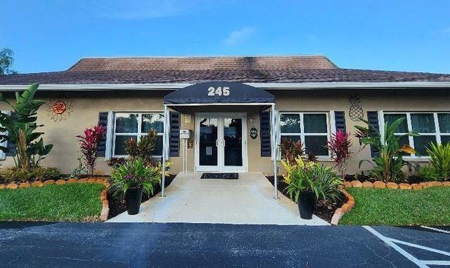 14652 CANALVIEW Drive D, Delray Beach, FL 33484