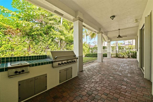 1901 Timberline Rd, Weston, FL 33327