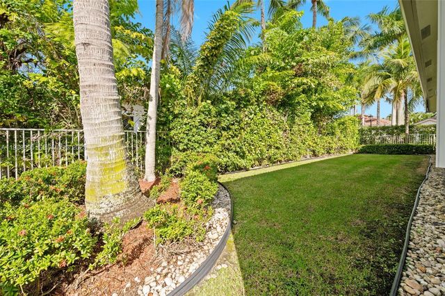 1901 Timberline Rd, Weston, FL 33327