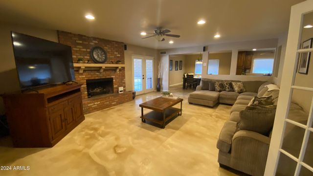 6823 W UNION HILLS Drive, Glendale, AZ 85308