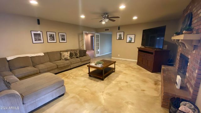 6823 W UNION HILLS Drive, Glendale, AZ 85308