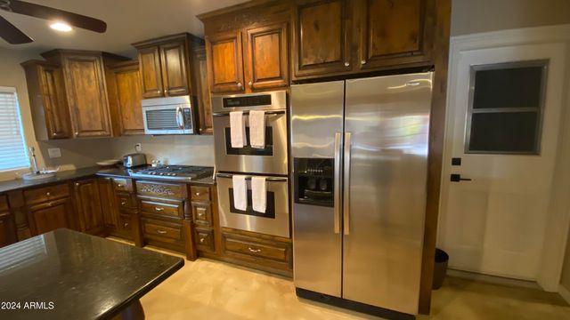 6823 W UNION HILLS Drive, Glendale, AZ 85308