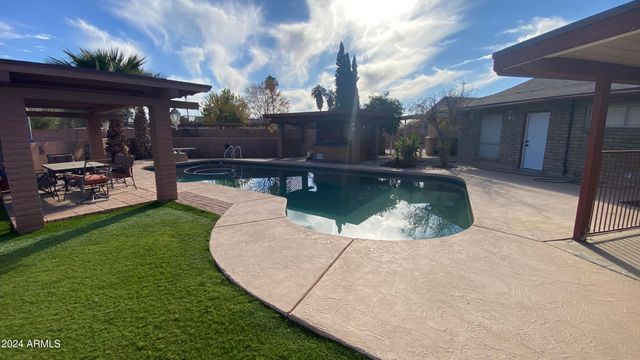 6823 W UNION HILLS Drive, Glendale, AZ 85308