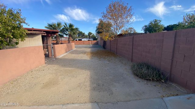 6823 W UNION HILLS Drive, Glendale, AZ 85308