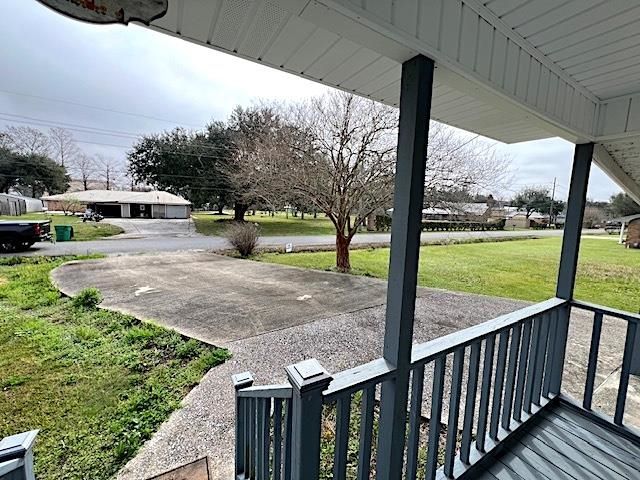 369 Buchanan St, Larose, LA 70373