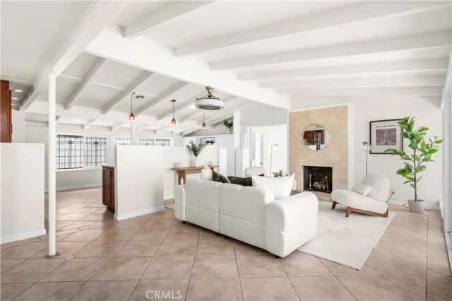 3030 Roxanne Avenue, Long Beach, CA 90808