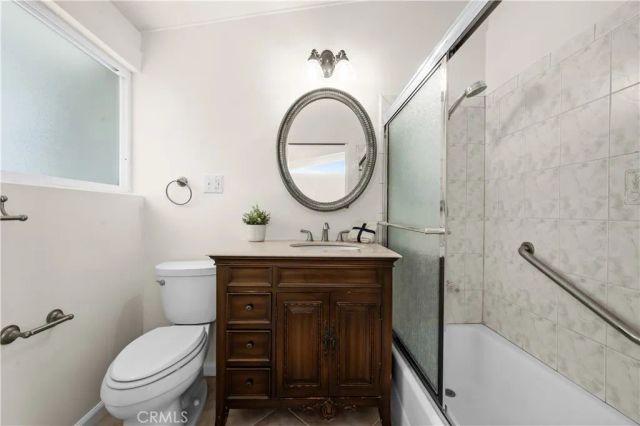 3030 Roxanne Avenue, Long Beach, CA 90808