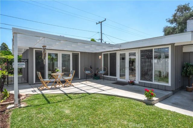 3030 Roxanne Avenue, Long Beach, CA 90808