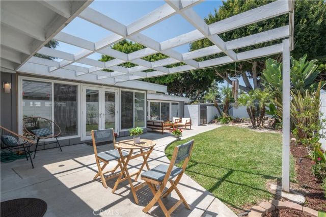 3030 Roxanne Avenue, Long Beach, CA 90808