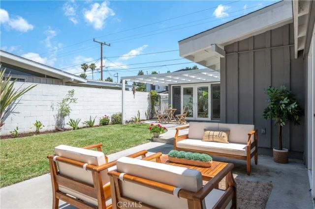 3030 Roxanne Avenue, Long Beach, CA 90808