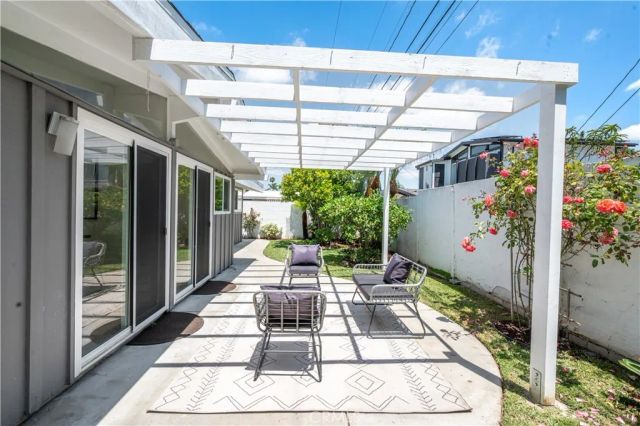 3030 Roxanne Avenue, Long Beach, CA 90808