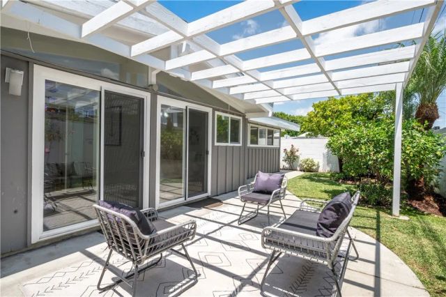 3030 Roxanne Avenue, Long Beach, CA 90808
