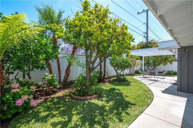 3030 Roxanne Avenue, Long Beach, CA 90808