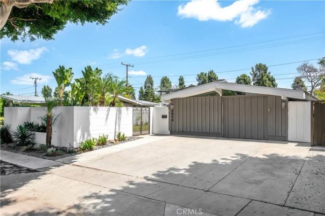 3030 Roxanne Avenue, Long Beach, CA 90808