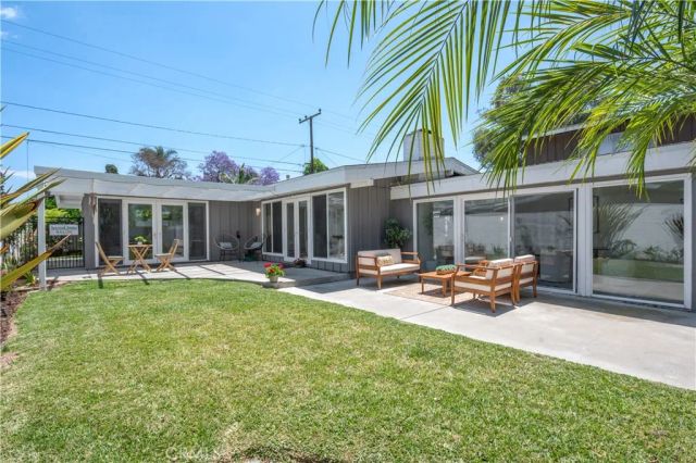 3030 Roxanne Avenue, Long Beach, CA 90808