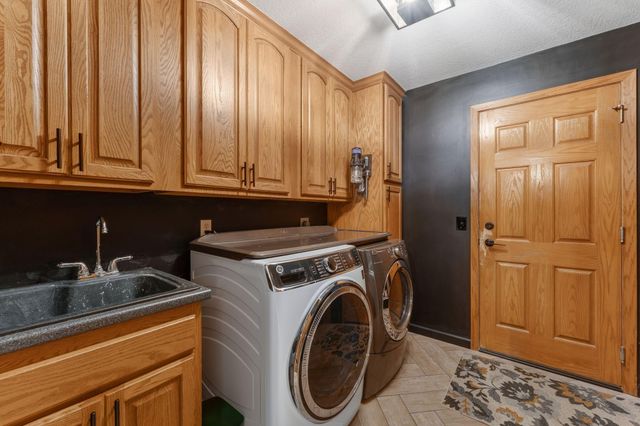 60 Deer Hills Court, North Oaks, MN 55127