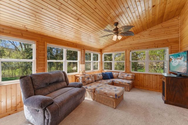 60 Deer Hills Court, North Oaks, MN 55127