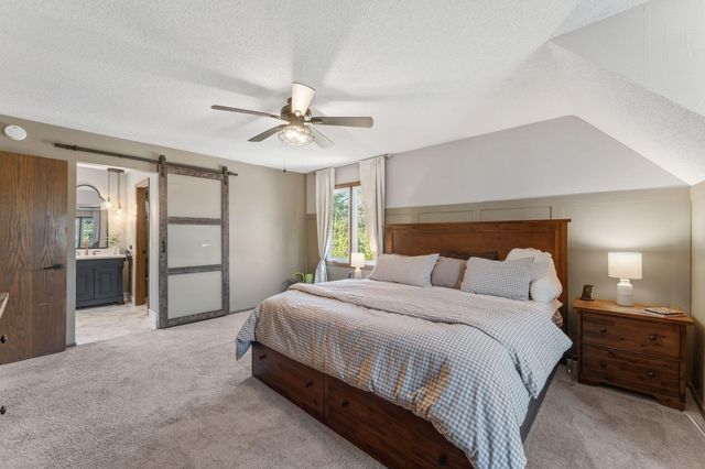 60 Deer Hills Court, North Oaks, MN 55127