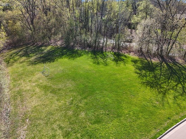 60 Deer Hills Court, North Oaks, MN 55127