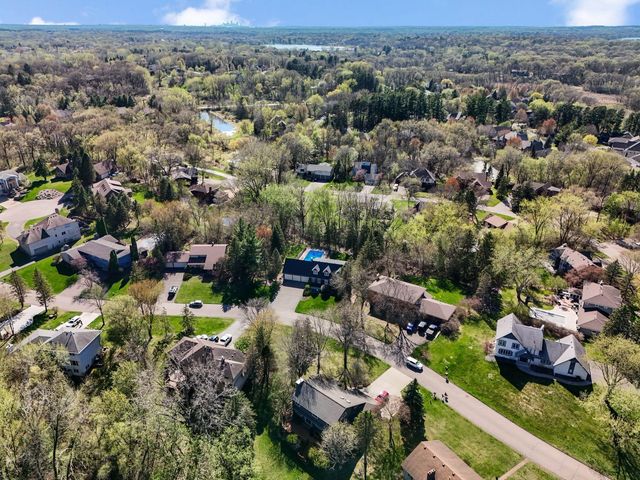 60 Deer Hills Court, North Oaks, MN 55127