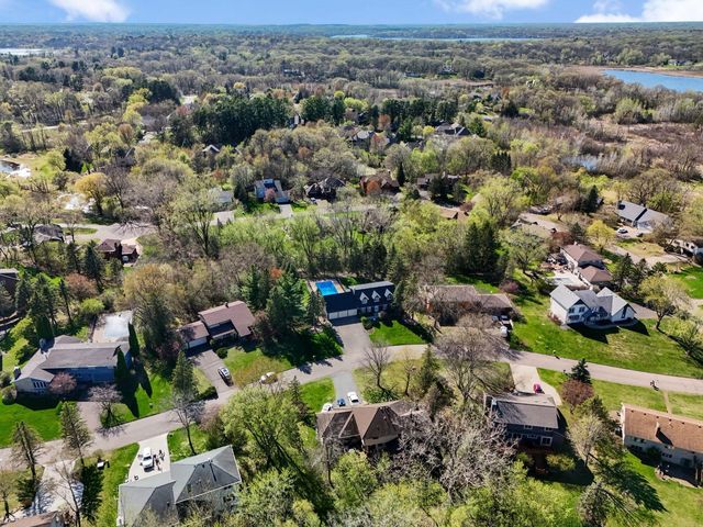 60 Deer Hills Court, North Oaks, MN 55127