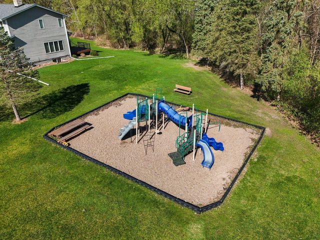 60 Deer Hills Court, North Oaks, MN 55127