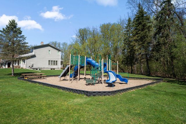 60 Deer Hills Court, North Oaks, MN 55127