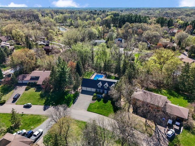 60 Deer Hills Court, North Oaks, MN 55127