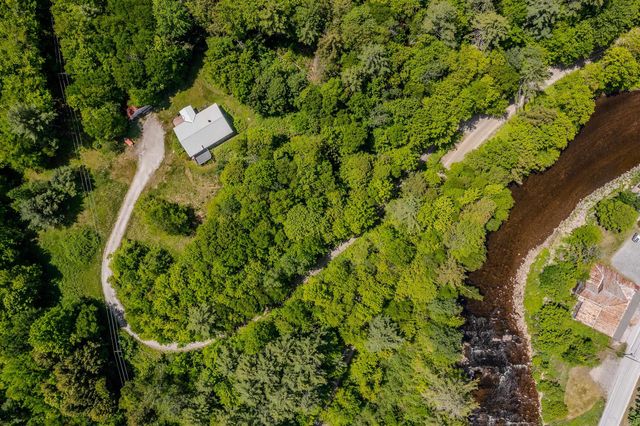 494 West River Road, Londonderry, VT 05155