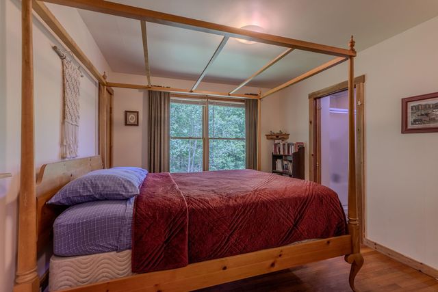 494 West River Road, Londonderry, VT 05155