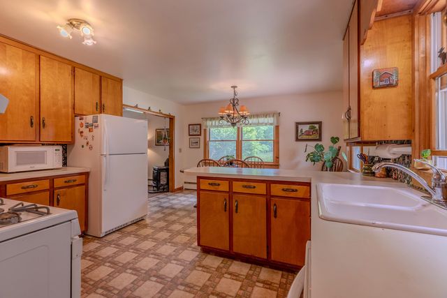 494 West River Road, Londonderry, VT 05155