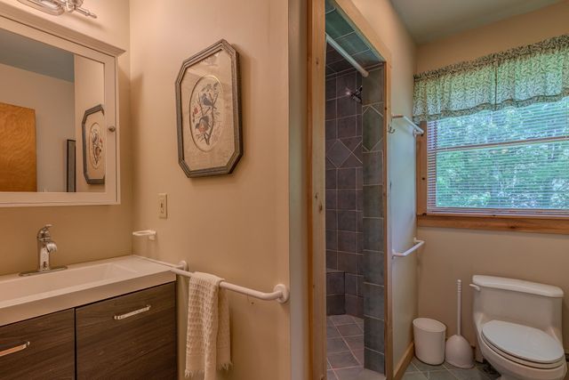 494 West River Road, Londonderry, VT 05155