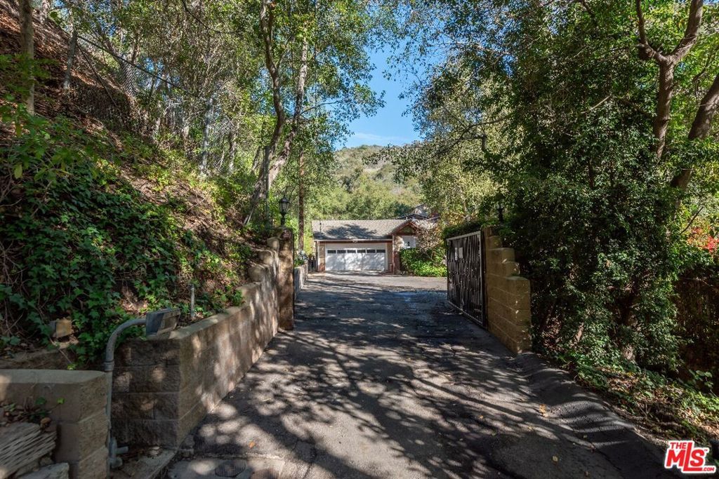 1702 Crater Lane, Los Angeles, CA 90077 — exterior