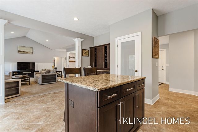 16831 Watersedge Drive, Grand Haven, MI 49417